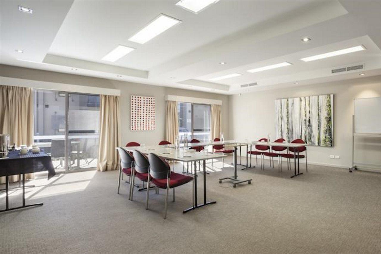 Quest Aparthotel 4*